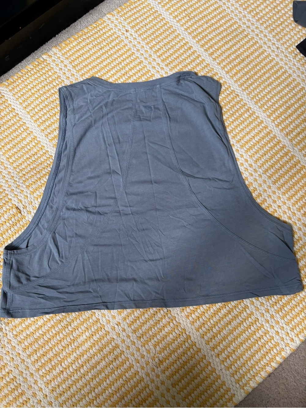 Lululemon Women’s Gray Sleeveless Crop Top - Minimal Athletic Tank